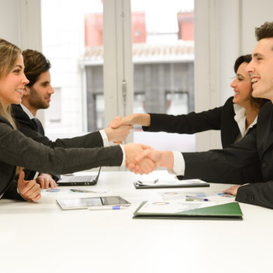 Tłumaczenie umów biznesowych z hiszpańskiego – na co zwrócić uwagę przy eksporcie do Hiszpanii i Ameryki Łacińskiej