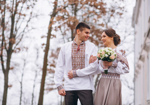 Tłumaczenie aktu małżeństwa z języka ukraińskiego – kiedy jest wymagane i jak je poprawnie wykonać?