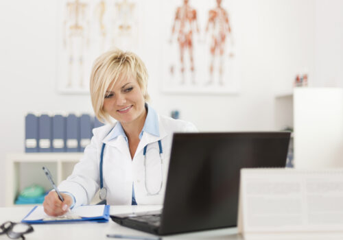 Tłumaczenia medyczne z języka francuskiego – jak poprawnie tłumaczyć dokumentację pacjentów z Francji i Belgii