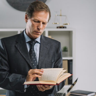 Tłumaczenia prawnicze z języka hiszpańskiego – różnice w terminologii między Hiszpanią a Ameryką Łacińską